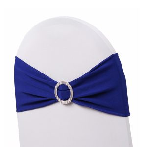 Stuhlstretchband blau mit Brosche